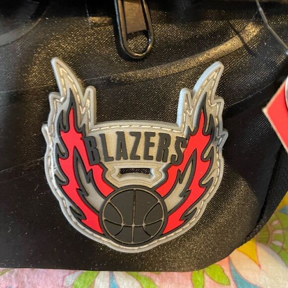 Mitchell & Ness Hardwood Classics Portland Trail Blazers Fanny Pack NWT - Picture 14 of 15